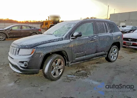 2014 Jeep Compass Latitude z USA, uszkodzony, nr VIN 1C4NJDEB0ED884882
